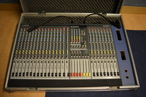 Allen & Heath GL 2400 24 kanaals mixer